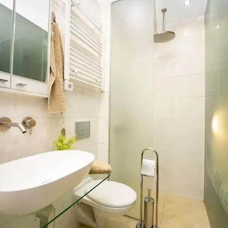 Warm&cozy With Patio Apartment *