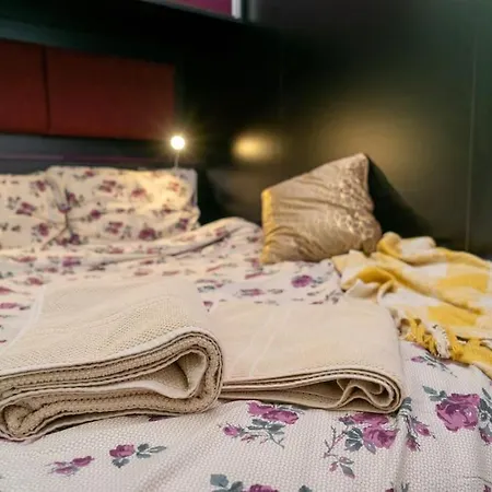 公寓 Warm&cozy With Patio *