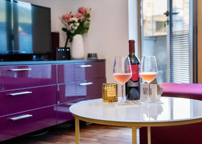 Апартамент Warm&cozy With Patio *