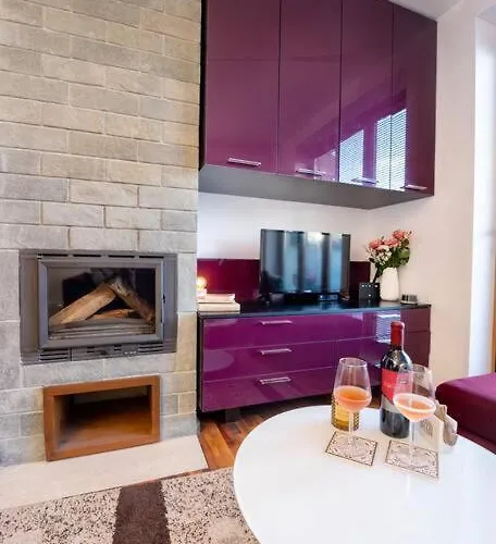 Апартамент Warm&cozy With Patio